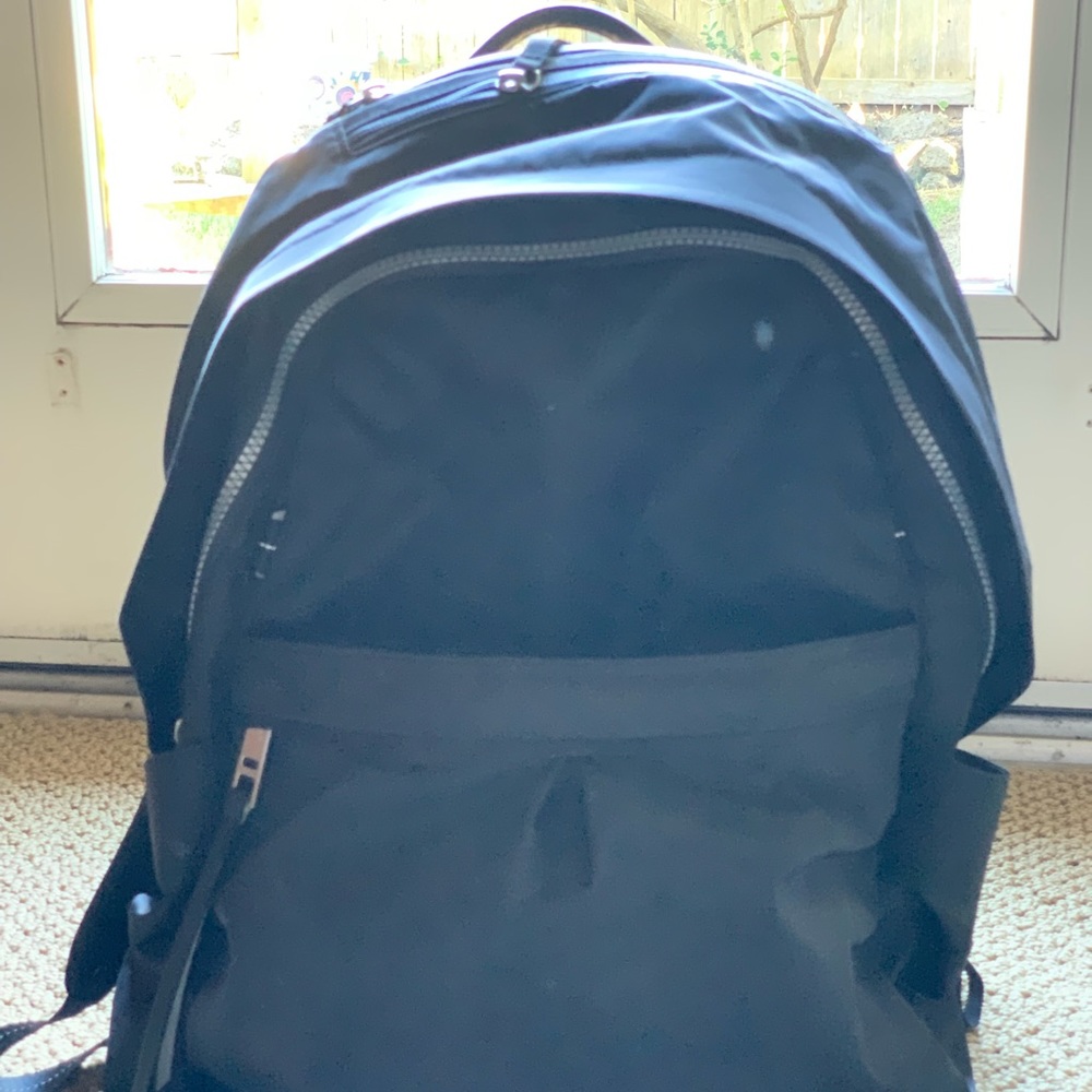COPY - Lululemon Pack it up backpack